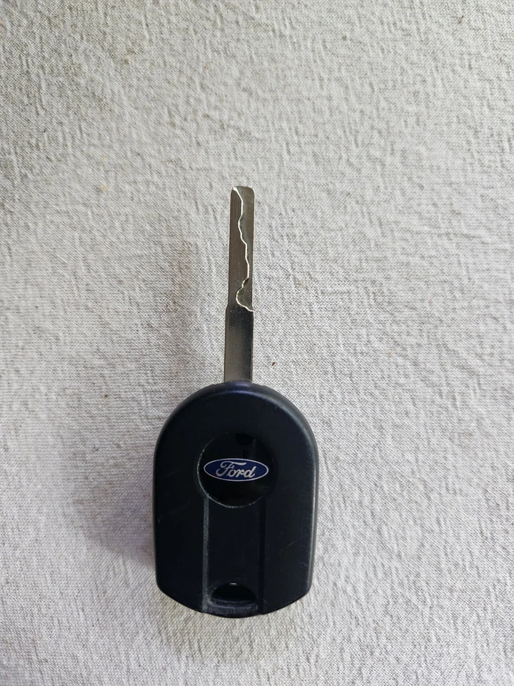 🔑 For Sale: Ford Escape 2018 Remote Key with Chip. Upgrade or replace your key - Image 2 of 2