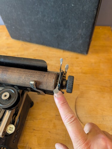 Antique Corona 3 Special Foldable Typewriter In Case May Need Attention SEE PICS - Picture 10 of 10