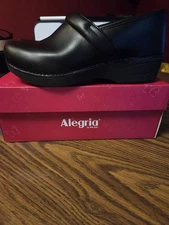 Alegria Joleen Tar Tooled Black Leather Clogs EU 41 / US 10.5–11 w/ Box