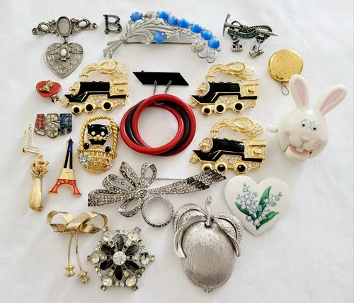 Lot of 21 Vintage Brooches Costume Jewelry Wear Collect Crafting