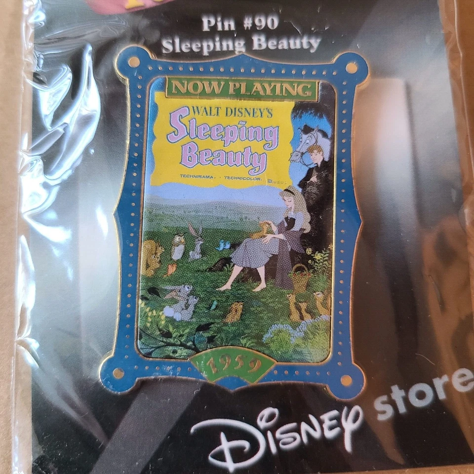 Prendedor Walt Disney 100 años de sueños #90 póster de la Bella Durmiente tienda Disney Foto 2 de 4