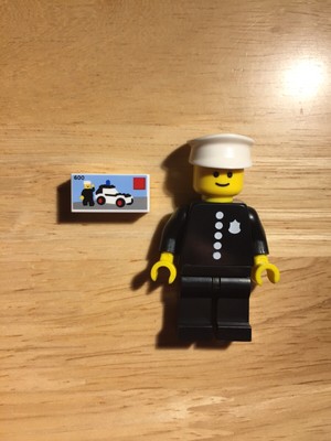 lego series 18 policeman