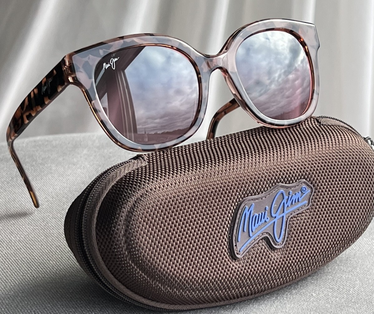 Maui Jim Tortoiseshell Round Sunglasses Gray Lenses. 
Style Honey Girl STG-SG Maui Jim 751 Honey Girl main image 3