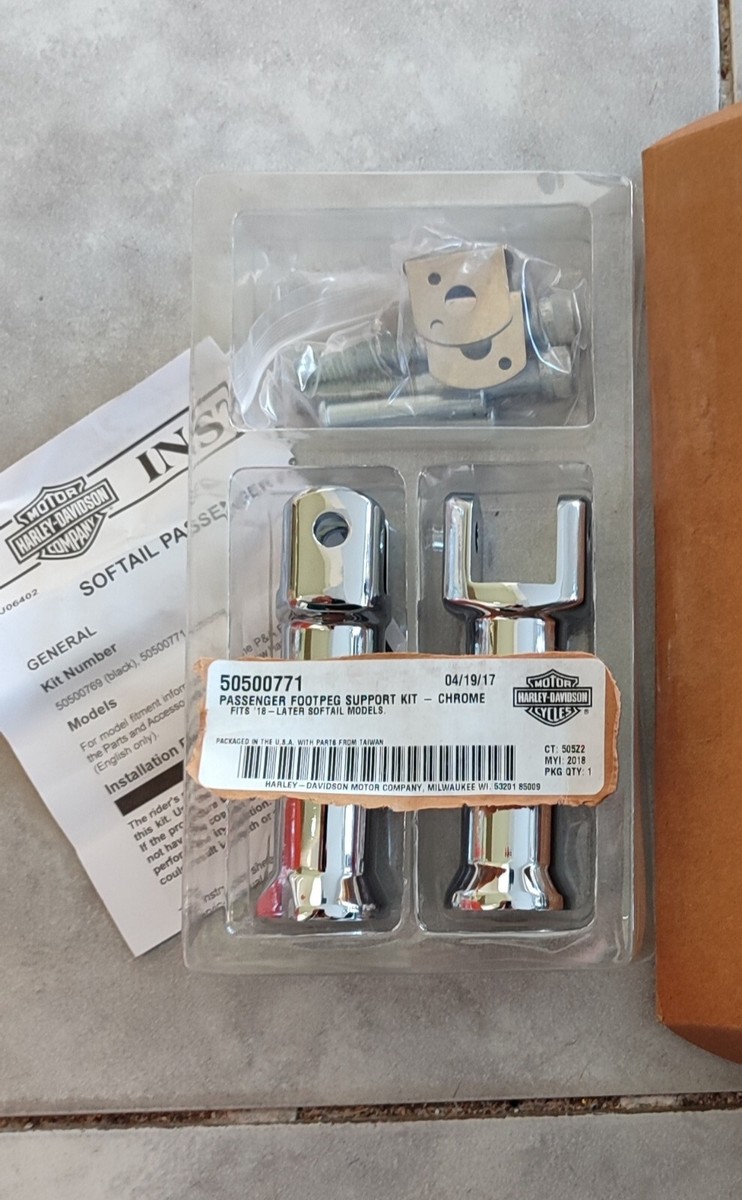 Harley-Davidson Softail Chrome Passenger Footpeg Support Kit