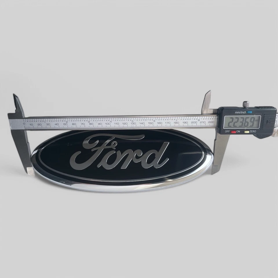 Parrilla delantera/puerta trasera de 9 pulgadas Ford logotipo negro emblema trasero insignia icono ovalado Foto 4 de 4