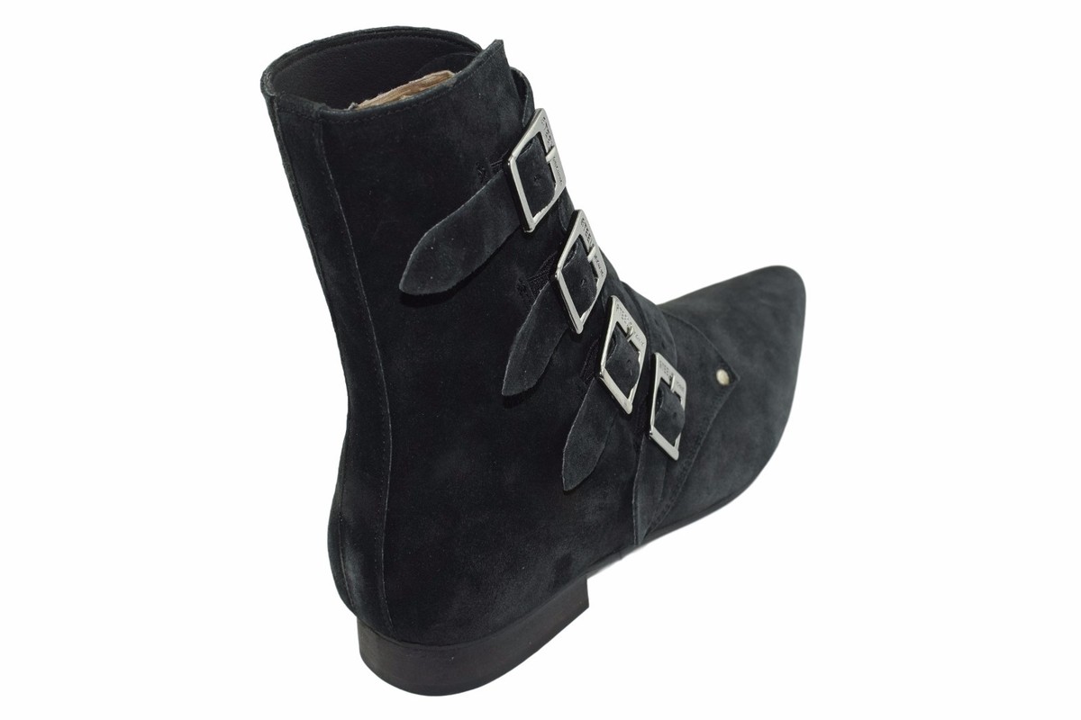 【NONCODE】Ine Suede Buckle Platform Boots Ine Suede Buckle Platform Boots - 논코드
