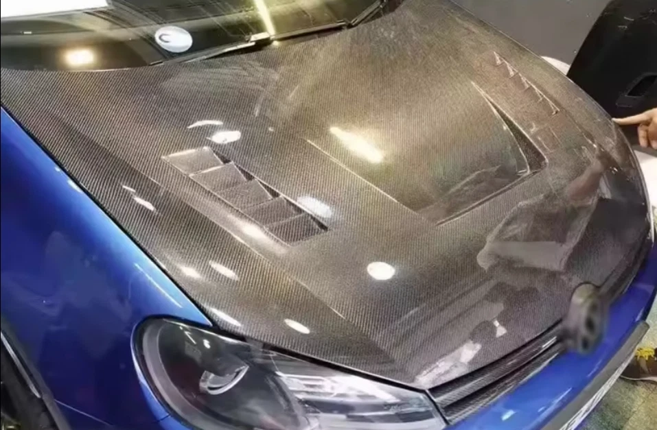 Capó ventilado de fibra de carbono para Volkswagen Golf 6 MK6 GTI R20 Foto 4 de 4