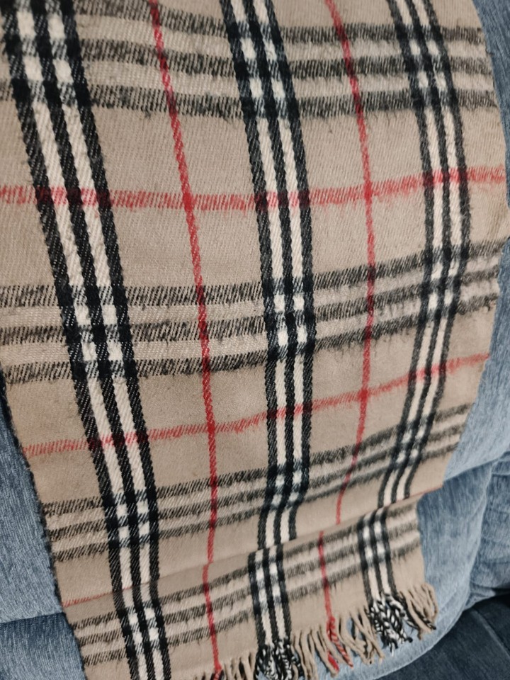 Burberry Pre-Owned 100% Lambswool Nova Check Scarf Made in England Beige Classic