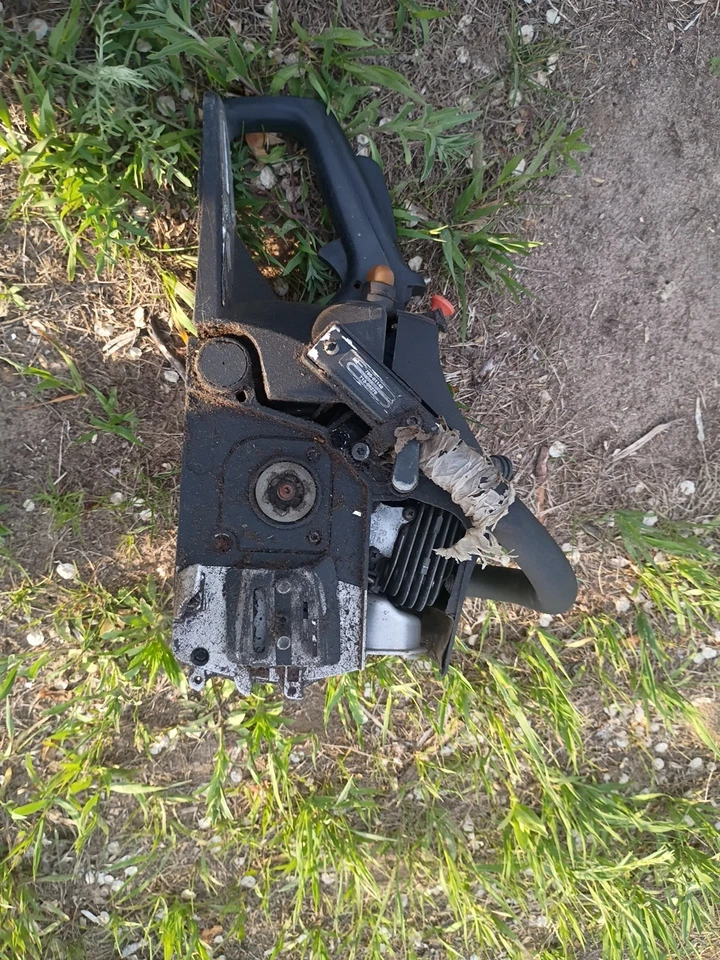 16 & 14 Inch Chainsaw Black & Decker Used Orginal OEM Parts Lot Of 2 Chainsaws - Image 3 of 4