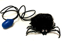 BLACK FURRY RUBBER JUMPING SPIDER JOKE GAG HALLOWEEN PROP 18-0104