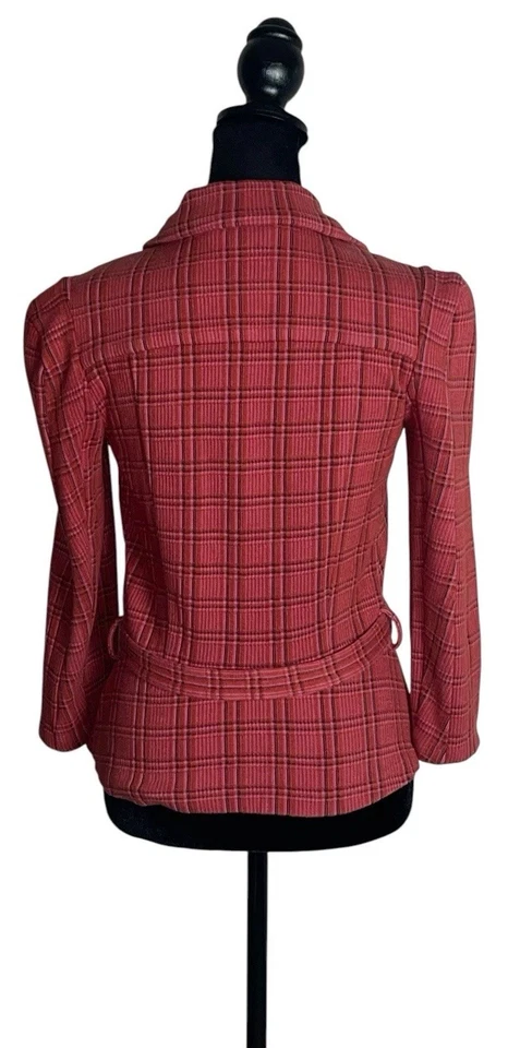 Jaqueta xadrez feminina Diane Von Furstenberg 4 vermelha malha gravata curta slim fit blazer - Imagem 4 de 4