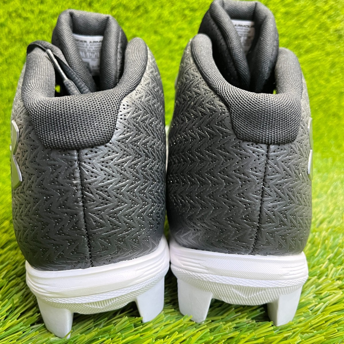 Under Armour Spotlight Franchise RM 4.0 Men Size 13 Black White Football Cleats Under Armour Mens Spotlight Franchise RM 4.0 Football Cleats  main image 2