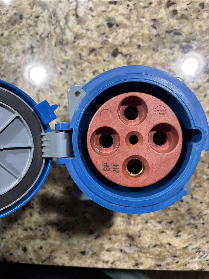 Mennekes Me 4100R9 Receptacle 100A, 250v, 3P, 4W with Base - Image 3 of 4