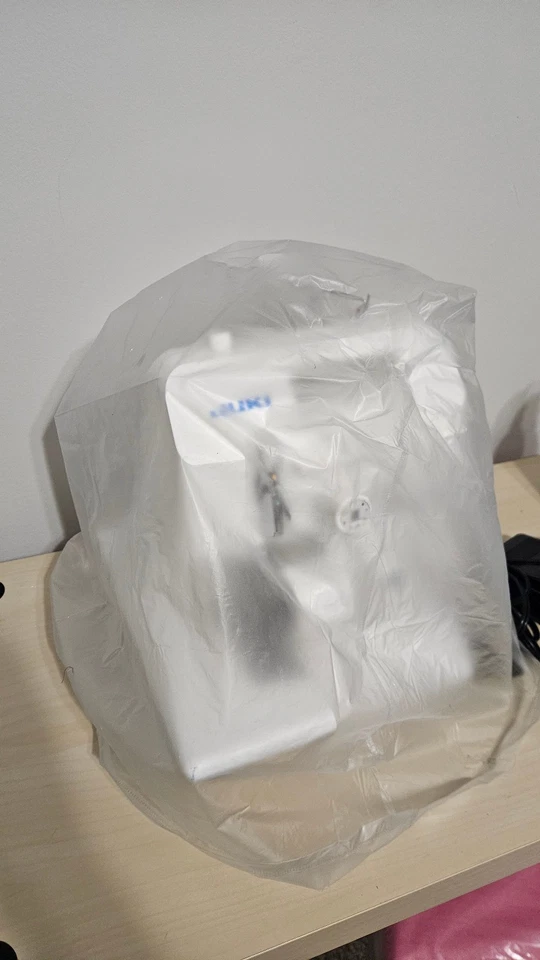 Juki MO-644D 3/4-Thread Overlock Serger Sewing Machine w Accessories and Thread - Image 4 of 4