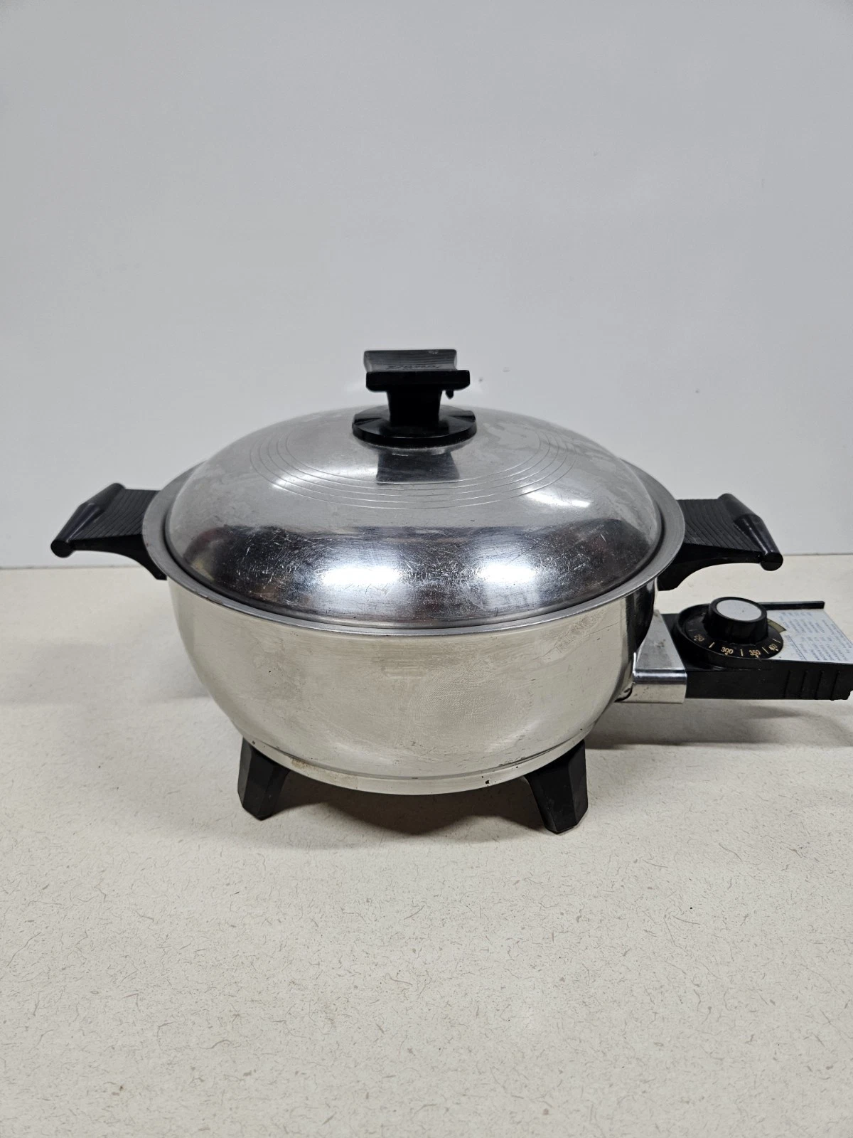 Rena Ware 3 Qt Electric Dutch Oven Stainless Cooker Liquid-Core Stockpot Pan Lid