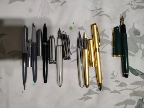 LOT OF 53 DIFFERENT FOUNTAIN PENS MOSTLY MADE IN USA image 12