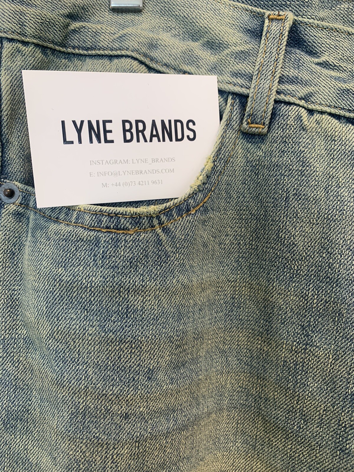 Jeans Saint Laurent blu chiaro lavaggio invecchiato denim taglia W31 prezzo consigliato £ 420