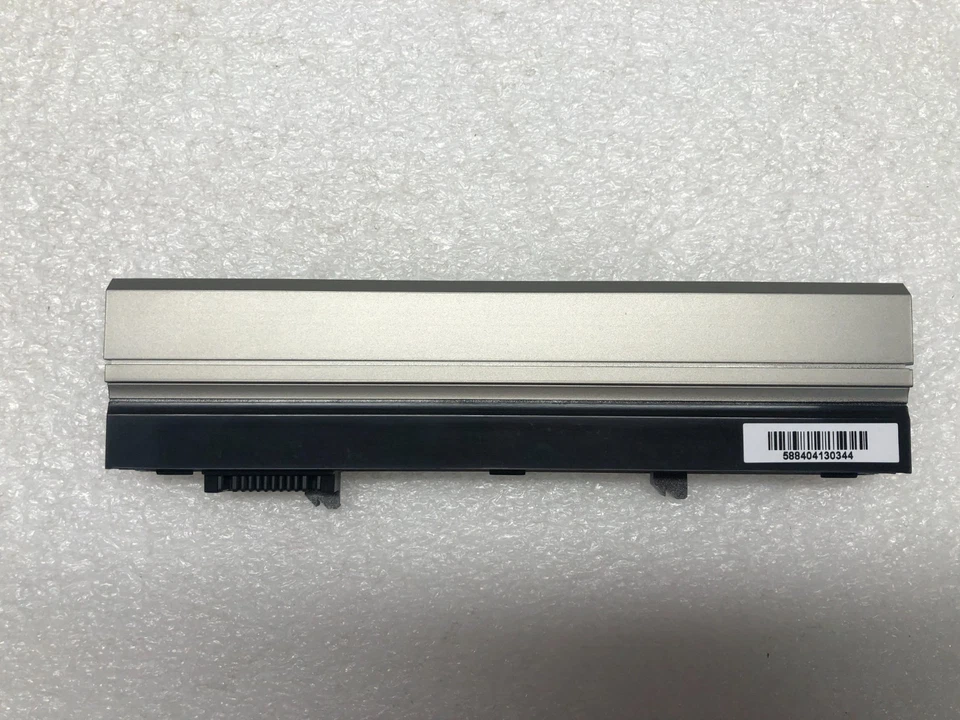 Dell Latitude E4300, E4310 6 Cell Replacement Laptop Battery, 11.1V / 65Wh - Image 2 of 4