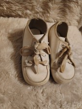 BEAUTIFUL Vintage 1950 s White Leather Baby Shoes Newborn GREAT CONDITION