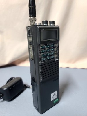 NAVICOM IC-A20 VHF AIRBAND TRANSCEIVER W/CHARGER - FREE SHIPPING!