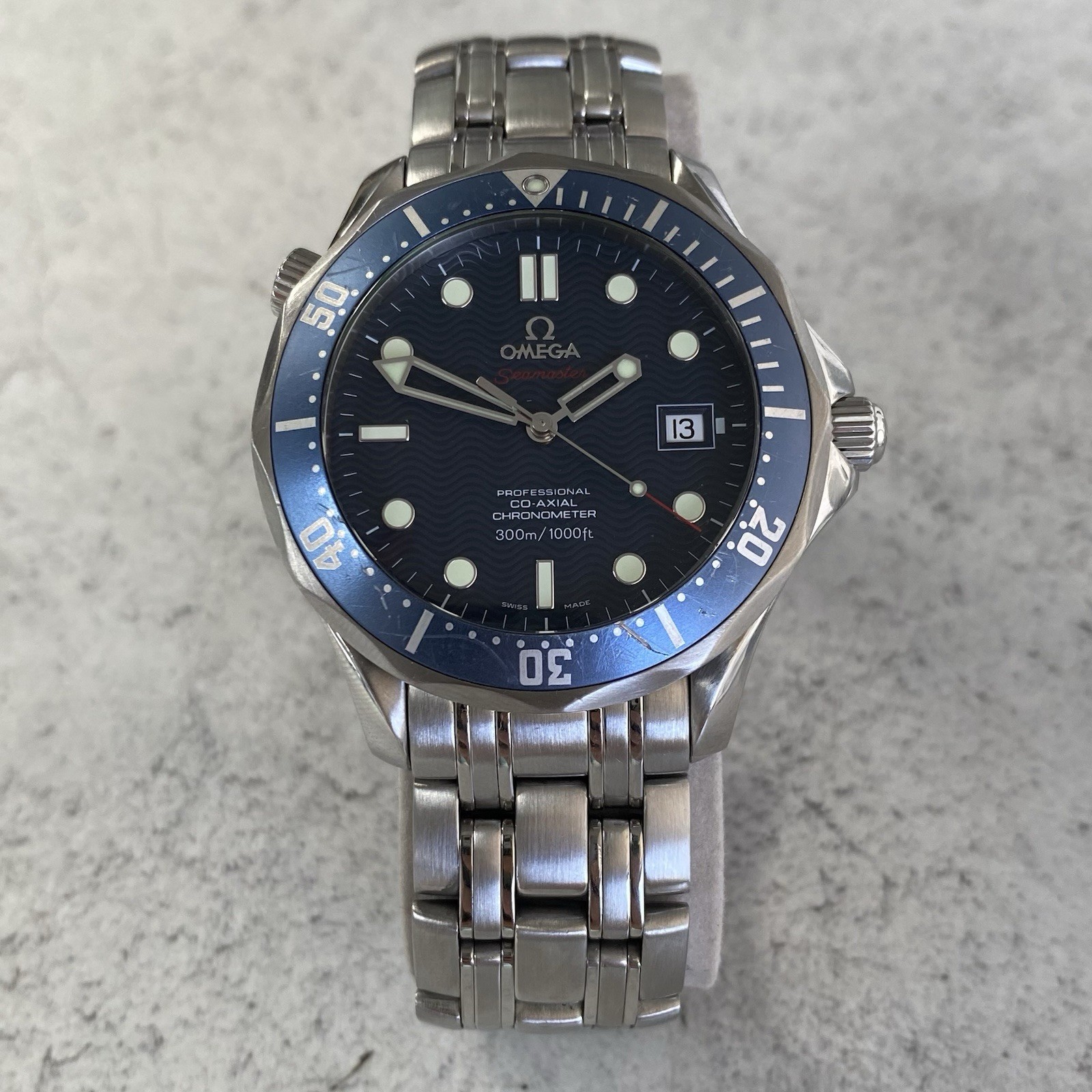 Omega Seamaster 300 Professional 2220.80.00 Automatic Date Watch 