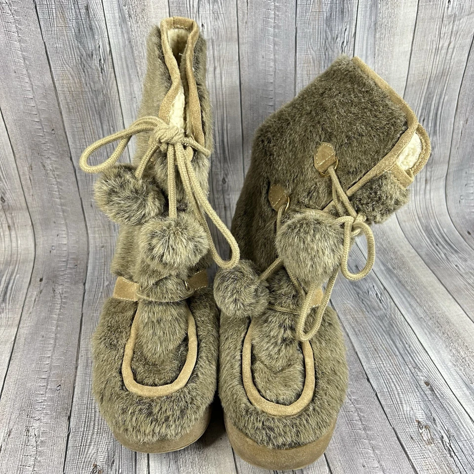 Vintage Juicy Couture Fur Pom Pom Lace-Up Snow Bunny Boots Women’s 10 Y2k Rare - Image 2 of 4