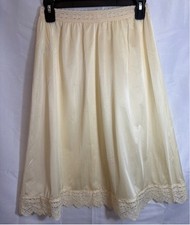 Olga Secret Hug Vintage Women  s Half Slip Lace Layering Basic Minimalist Size M