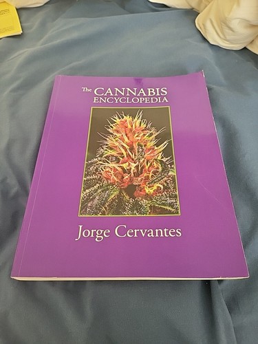 The Cannabis Encyclopedia : The Definitive Guide to Cultivation and Consumption - Picture 2 of 12