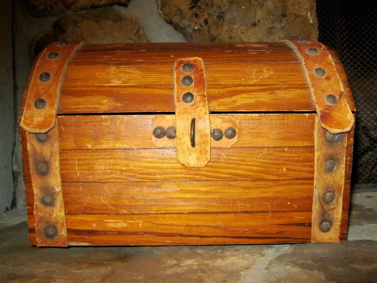 Vtg Authentic Handcrafted Mini Wood Leather Barrel Top Treasure Chest Trunk Box