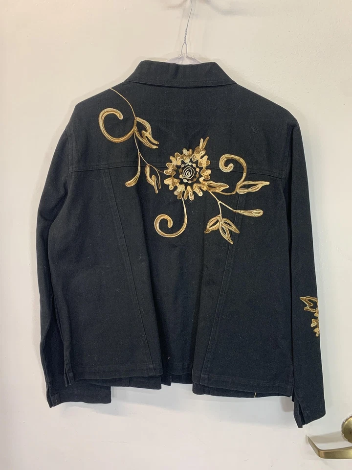 Chaqueta West End Mujer Grande Negra Dorada Floral Bordada Botón Frontal JTW10013 Foto 2 de 4