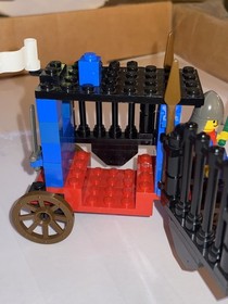 Vintage LEGO Castle: Dungeon Hunters (6042) Instruction manual included.