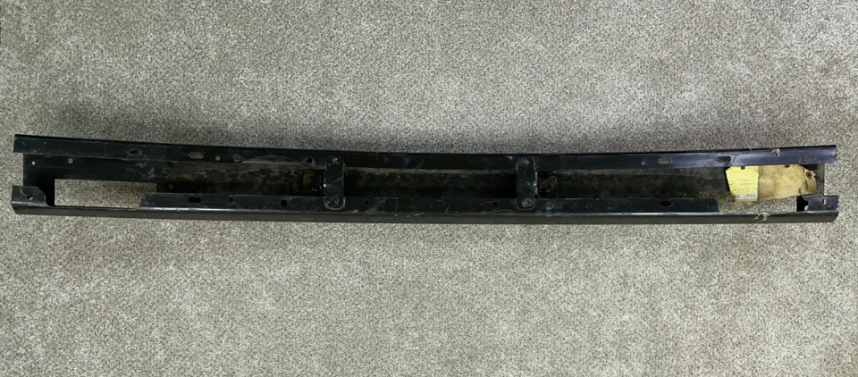 Refuerzo de cubierta de parachoques genuino GM OEM 85-88 Pontiac Grand Am 10041162 Foto 3 de 4