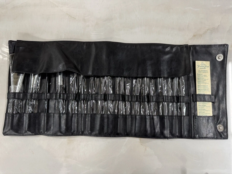 Fantasea 17 Piece Japanese Cosmetic Brush Set in a leather bag - Image 3 of 4