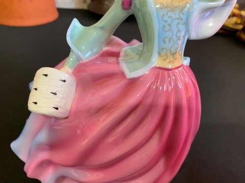 ROYAL DOULTON FIGURINE - AUTUMN BREEZE - PRETTY LADIES HN 4716 MINT - Picture 3 of 13