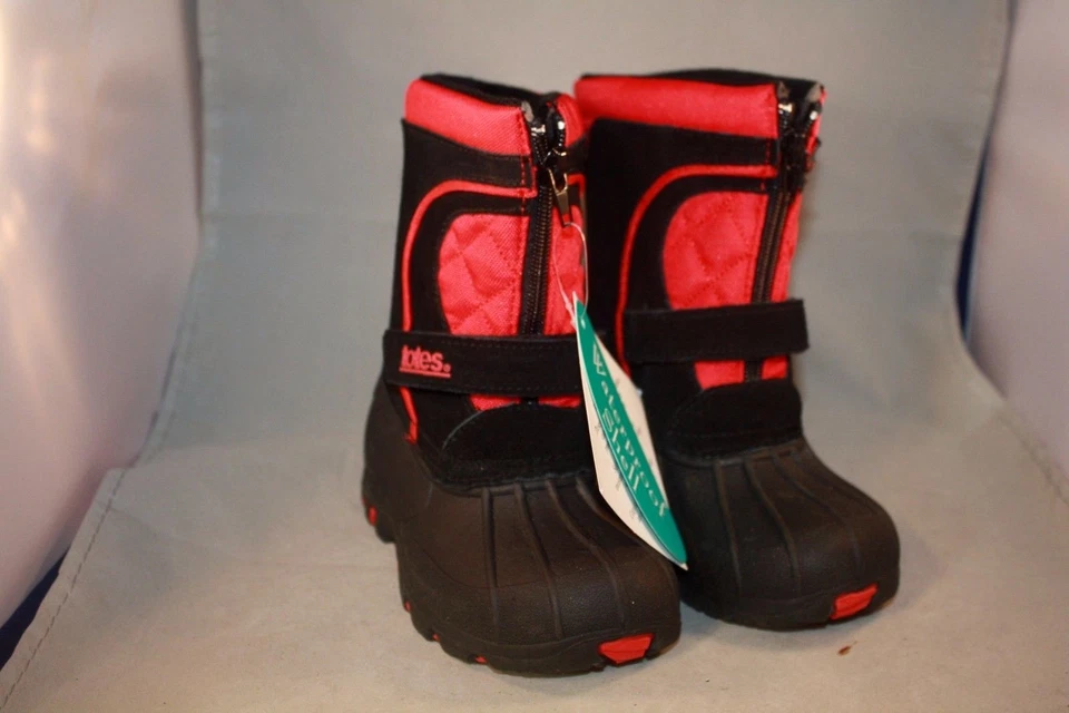 NUEVAS botas de nieve de invierno "Tyler" Totes negros/rojos para niños pequeños  Foto 3 de 3