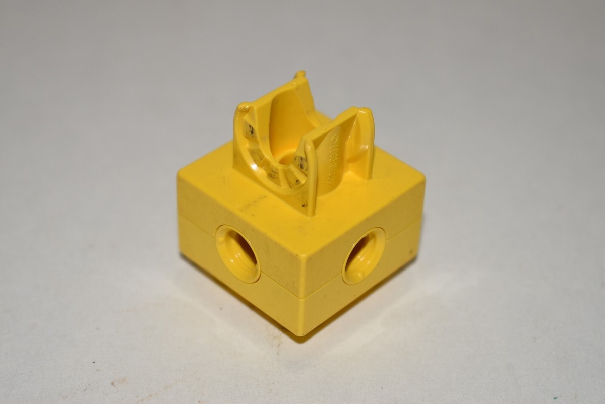 Lego Duplo Toolo Yellow 2 x 2 with Holes and Clip Part # 74957