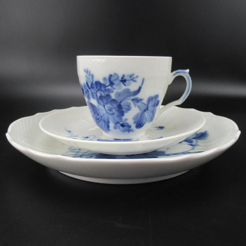 Royal Copenhagen Porzellan Kaffeegedeck Serie Blaue Blume geschweift Blue Flower