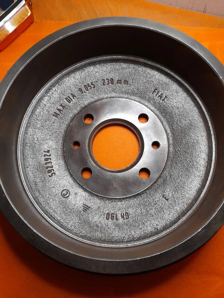 TAMBURO POSTERIOR FIAT 131 RACING ABARTH  - 132 - REGATA ORIGINALI FIAT 5923924  Foto 3 de 4