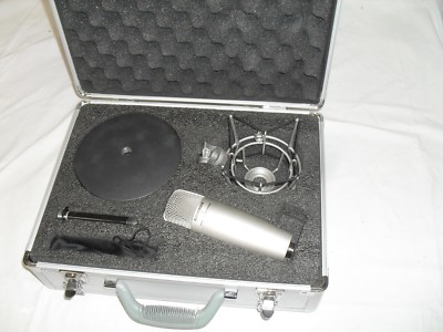SAMSON C01U USB STUDIO MIC KIT and  CARRY CASE 