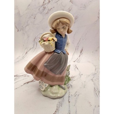 Lladro 5221 Sweet Scent Girl with Flower Basket Porcelain Figurine Jose Puche