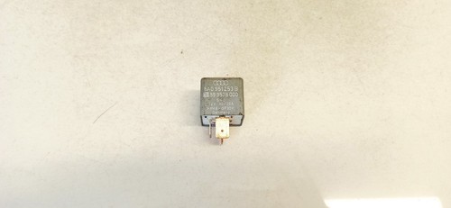 8a0951253b Relais Kraftstoffpumpe 899578000 Audi A6 DE1009676-71