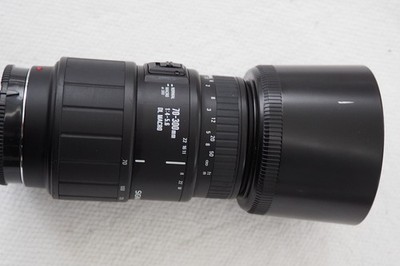 Objektiv Sigma 70-300mm 1:4-5.6 DL Macro für Sony A -Mount