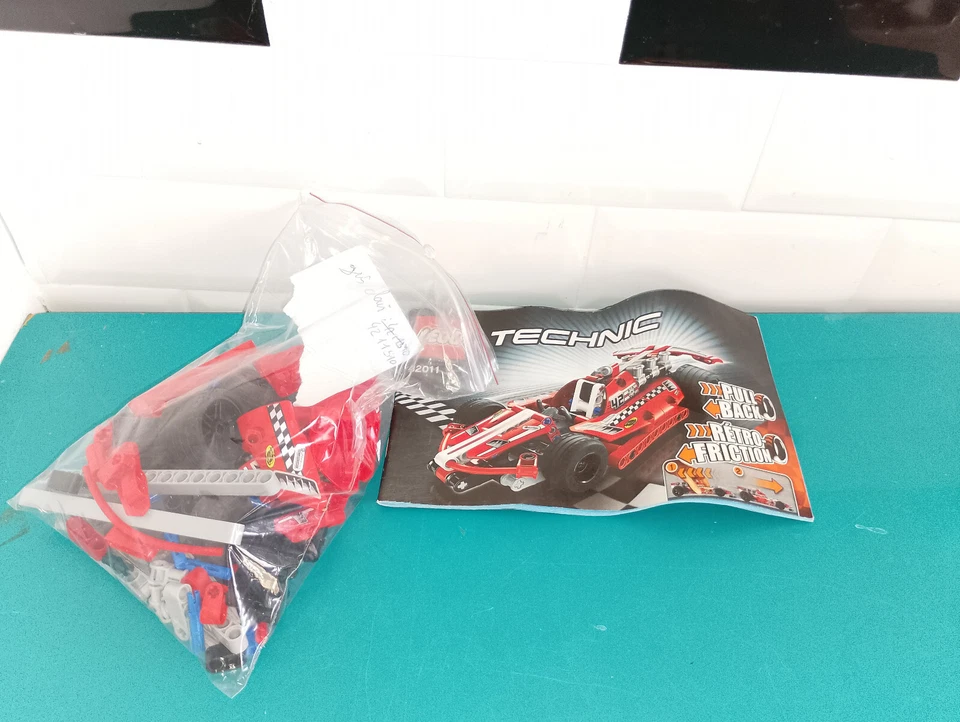 LEGO Technic 42011 Race Car, photo 1 sur 2