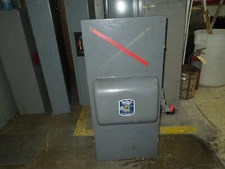 Square D 69746SP Circuit Breaker Enclosure Type 1 w/ 400A 3p 600V Breaker Used