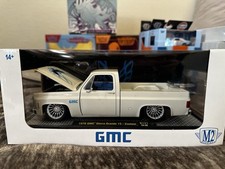 M2 Machines 1:24 1976 GMC Sierra Grande 15 Custom   White - R127 24-25 Ms2
