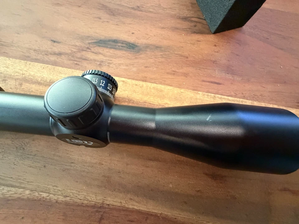 Leica Magnus 1,5x10x42 - Imagem 2 de 4