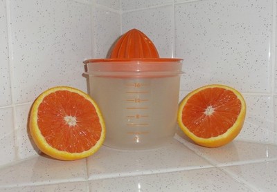Vintage Tupperware Citrus Juicer & Measuring Cup retro 1970's