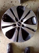 Wheel 18x7 Alloy 5 Double Spoke With Fits 11-13 Sportage 443818 Wheel 18x7 Alloy 5 Double Spoke With Fits 11-13 Sportage 443818