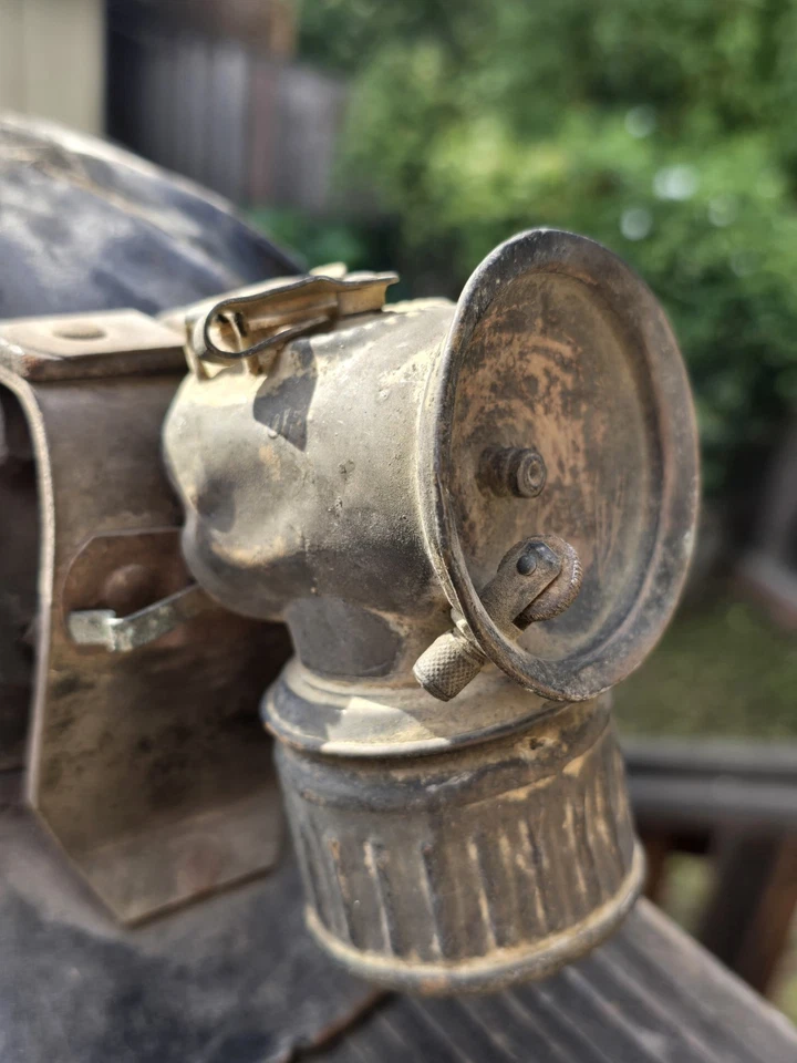 Casco de mineros caparazón de tortuga casco justrita carburo linterna lámpara antigua Foto 4 de 4