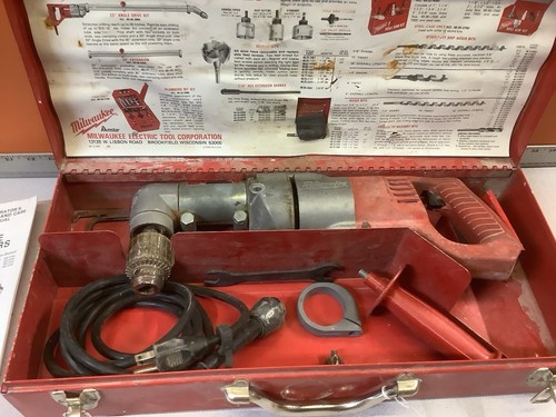 Milwaukee Trapano ad angolo retto con impugnatura a D resistente 1/2 pollice 1107-1 con custodia e manuale - Foto 2 di 8